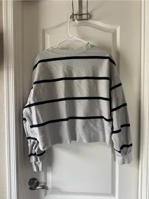 lululemon athletica Gray and Black Striped Cropped Sweatshirt / C46 thumbnail 5