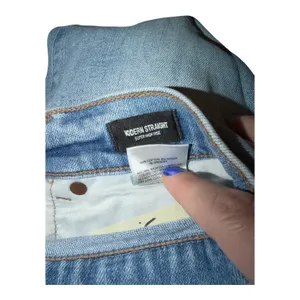 Express Modern Straight Super High Rise Jeans, Size 4R thumbnail 6