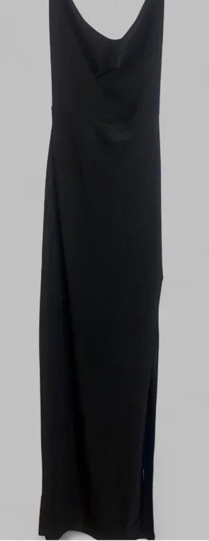 Black Dress thumbnail 1