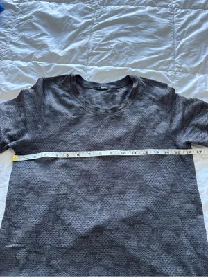 Lululemon athletica women’s breeze by polar spots titanium/black short sleeve thumbnail 7