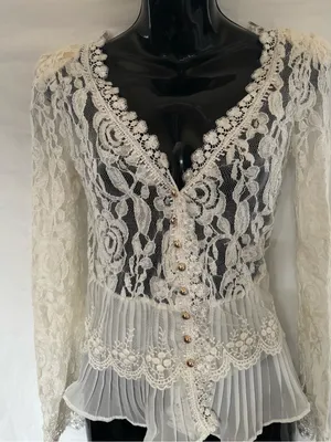 Lace Button thumbnail 2