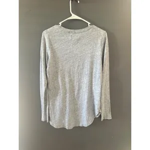 Abercrombie & Fitch Gray Long Sleeve Graphic‎ Tee Scoop Neck Curved Hem Small thumbnail 3