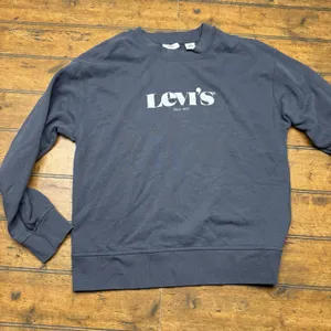 Levis Sweater Womens Medium Blue‎ Pullover Sweatshirt Relaxed Casual Ladies thumbnail 1