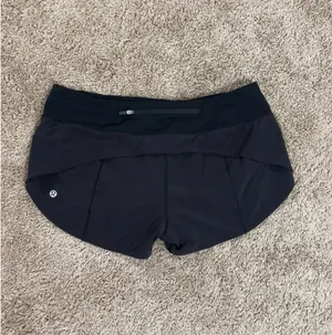 Black Lululemon Shorts 2.5" Speed Up Low-Rise thumbnail 2