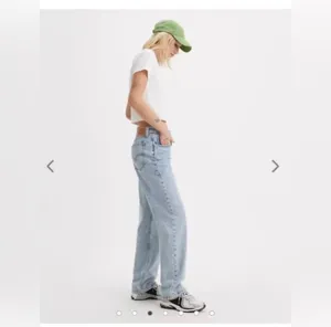 Women’s Levi Jeans - Low Pro Straight - Size 29 thumbnail 3