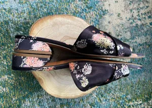 Franco Sarto women’s Frisco black floral slide sandal, size 7.5M thumbnail 7