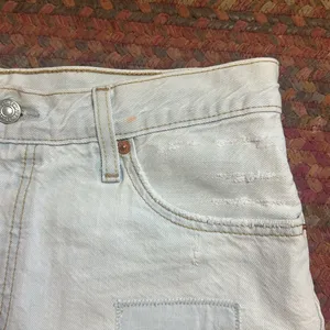 LEVIS BUTTON FLY LIGHT WASH PATCHWORK DISTRESSED CUT OFF SHORTS thumbnail 3