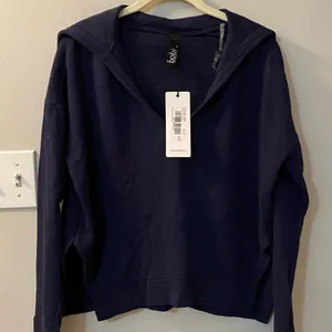 NWT bobi Los Angeles soft boxy cropped sweatshirt w/ sailor collar. Navy. Small thumbnail 3