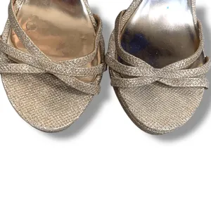 Badgley Mischka Gold Glitter Strappy Heels Ankle Strap Size‎ 9 Zip Back Bridal thumbnail 7