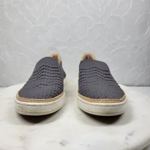 UGG Sammy Chevron Sneakers Womens Size 7 Gray Mesh Stretch Knit Slip On Flats thumbnail 2