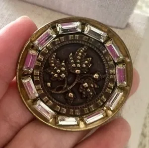 Vintage Brooch thumbnail 1
