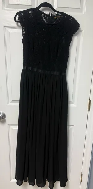 Miusol Black Lace Evening Dress with Satin Trim thumbnail 1