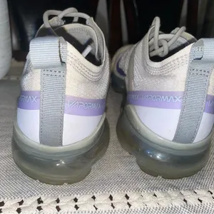 Nike Air Vapormax 2019 Vast Grey Purple Women's Shoes Size 9.5 thumbnail 4