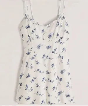 Abercrombie and Fitch romper thumbnail 1