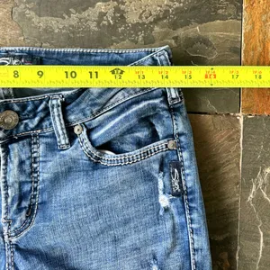 Silver Jeans Suki womens 29/31 medium wash mid rise slim bootcut Distressed blue thumbnail 7