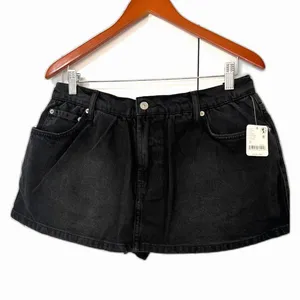 Free People We The Free Denim Micro Mini Skort in Black Wash Sz 27 New With Tags thumbnail 3