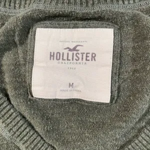 Hollister Olive Green Short Sleeve V Neck Cotton Knit Sweater Y2K Logo Medium thumbnail 4