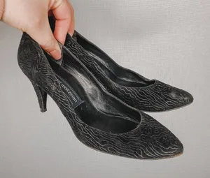 Stuart Weitzman | Vintage Black‎ Heels 6.5 Woman’s thumbnail 1