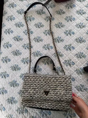 Guess Purse thumbnail 2