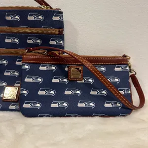 Dooney & Bourke Seattle Seahawks NFL Navy Logo Crossbody and Wristlet Set! thumbnail 4