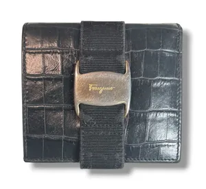 Ferragamo Vintage Vara Bow Wallet Croc Embossed Black Leather Compact Bifold thumbnail 1