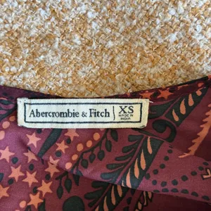 Abercrombie & Fitch Burgundy Paisley Long Sleeve Mini Dress XS Boho A-line Print thumbnail 4