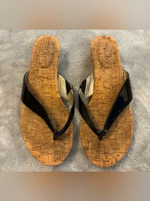 Women’s Me Too Brand Black Patent Cork Flip Flop Sandals Size 7.5 thumbnail 5