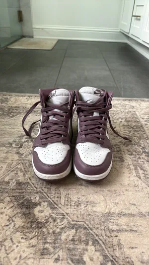 Nike Jordan Air Jordan 1 Retro High OG 'Mauve thumbnail 3
