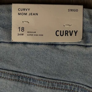 American Eagle Curvy Mom Jeans | Super High Rise | Light Wash Size 18 thumbnail 10