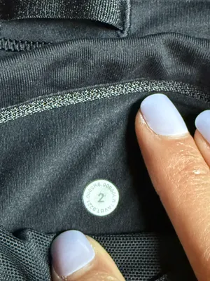 Lululemon Speed Up Mid-Rise Short 4" thumbnail 4