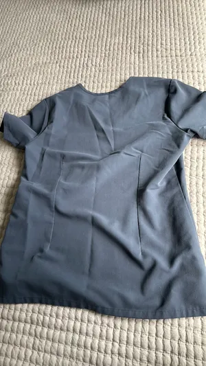 FIGS Scrub Top thumbnail 2