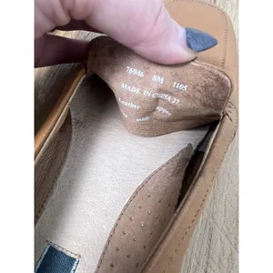 Vtg Clarks Wm 8M Genuine Leather 76946 Tan Brown Flat Loafers Square Toe Bow thumbnail 8