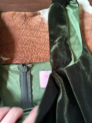 Altar'd State Vow'd dark green crushed velvet bridesmaid dress Size 14 Does not look to be altered thumbnail 4