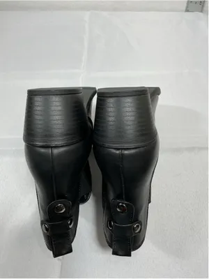Woman’s New Soda Chelsea Pull On Bootie Size 8 Black Faux Leather Block Heel thumbnail 6