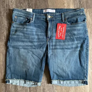 Levi's Medium Wash Bermuda Shorts Size 20 thumbnail 1