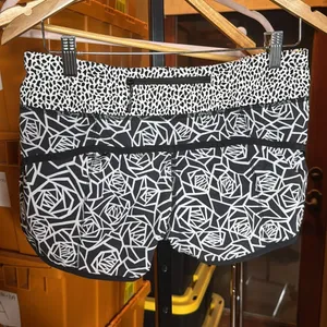 Lululemon Speed Short 2.5” Black White Geometric Running Shorts Size 6 thumbnail 3