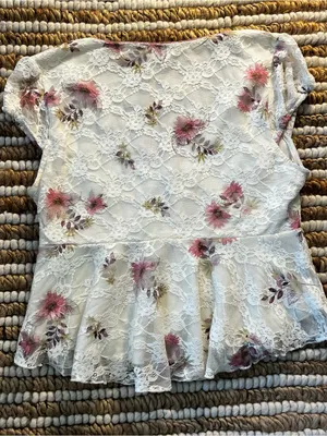 White Lace Floral Print Baby Doll style Flowy Top thumbnail 4