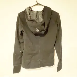 Lululemon Hoodie Womens Size 6 Solid Black Full Zip Jacket Thick Pockets Ruffle thumbnail 5