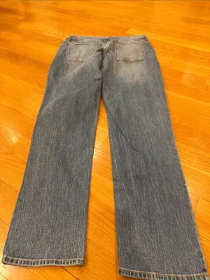 Old navy mid-rise wow boyfriend jeans size 12 . thumbnail 8