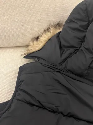 Abercrombie & Fitch Black Puffer Vest with Fur Hood thumbnail 6