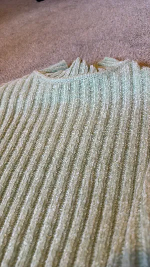 H&M Green Cropped Sweater thumbnail 2