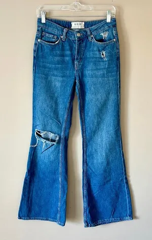 FREE PEOPLE Blue Relaxed Heritage Flare Distressed Button Fly Denim Jeans Sz 26 thumbnail 1