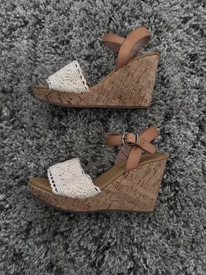 American Eagle NWT  Wedge Sandals thumbnail 3