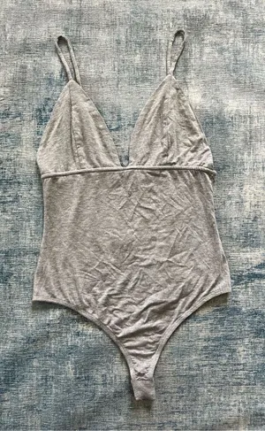 NWT! Essue Gray Deep V Spaghetti Strap Bodysuit Medium thumbnail 1