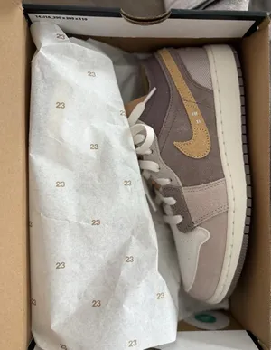 Nike Size 6.5Y- Womens 8 Jordan 1 Low SE Craft Inside Out DZ4465 200 thumbnail 5