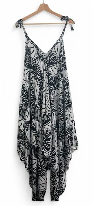 Black & White Leaf Print Tie-Strap jumpsuit with pockets size XL thumbnail 1