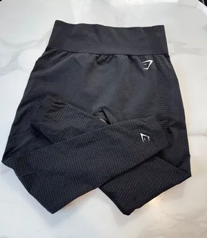 Gymshark Black Seamless High-Waist Leggings with Subtle Logo thumbnail 1
