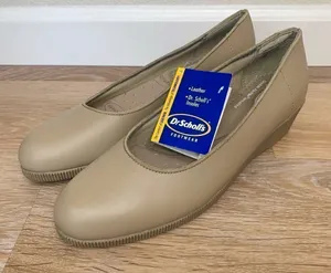 NWT Dr. Scholl’s Slip On Nude Comfort Leather Wedges, Size 10 thumbnail 1
