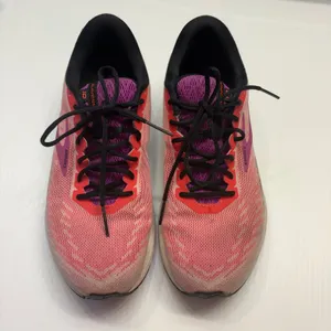 Brooks Ravenna 10 Running Shoes Womens 9.5 Pink Coral Purple GuideRails Sneakers thumbnail 4