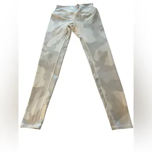 Alo Yoga Women’s Full Length Camouflage Gray / White Leggings Size S thumbnail 2